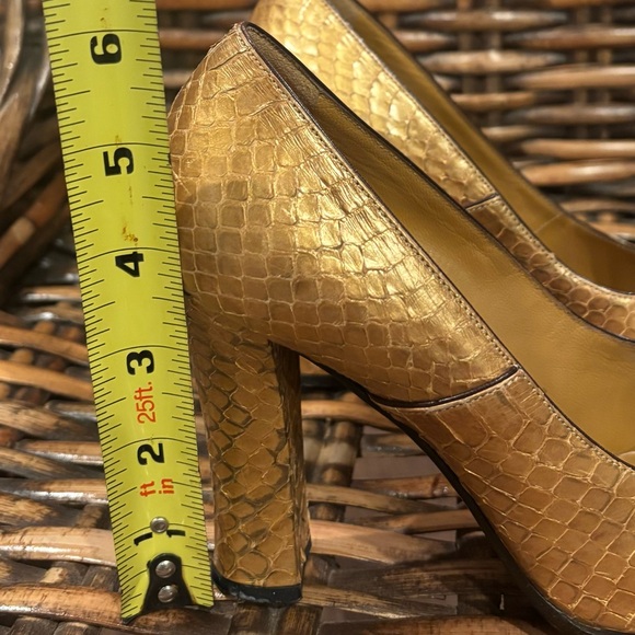 Casadei Gold Textured Heels in size 7 - Picture 5 of 13